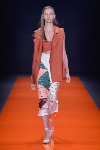 20160427_044007000_ios-200x300